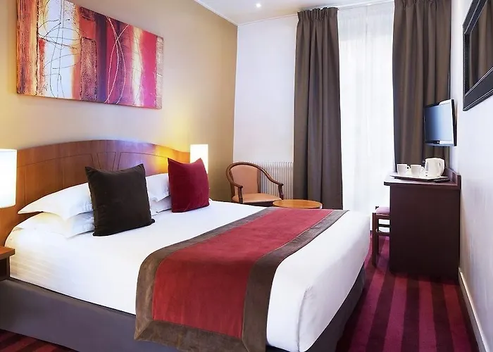 Europe Eiffel Hotel 3*