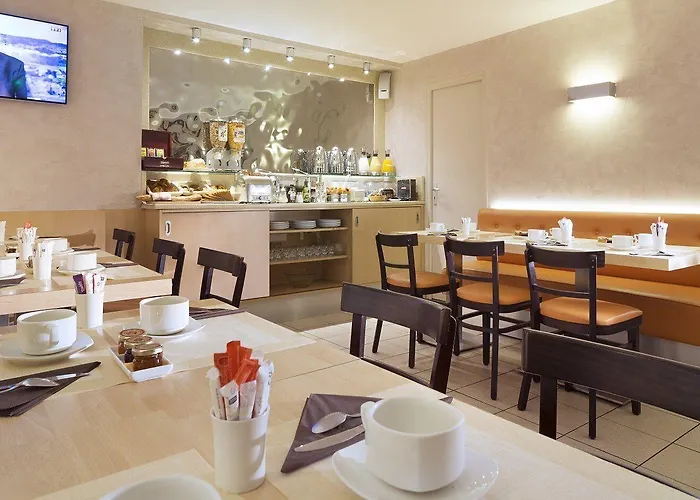 Europe Eiffel Hotel 3*