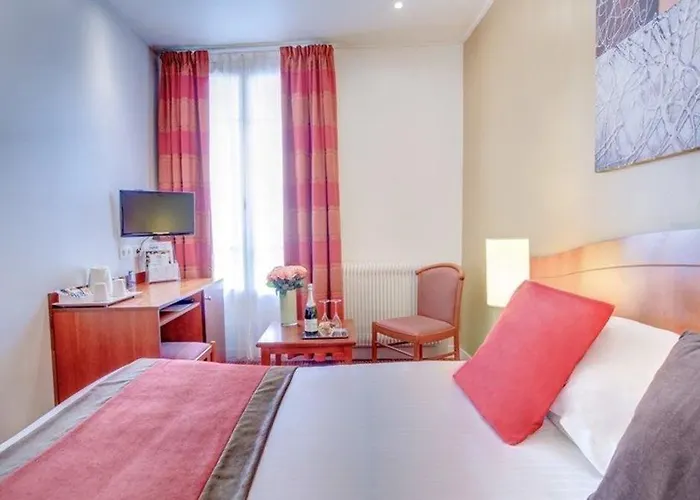 欧洲巴黎埃菲尔酒店 酒店