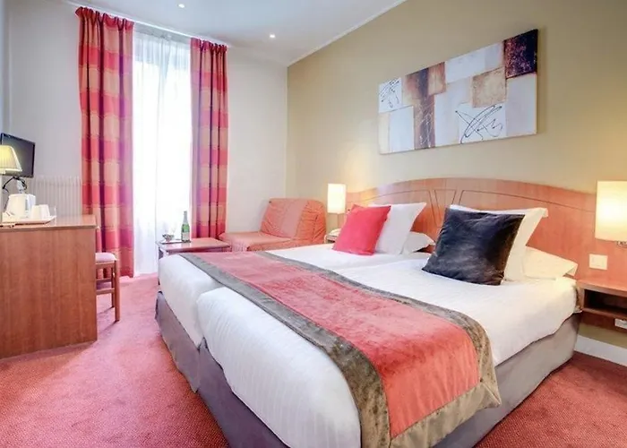 Europe Eiffel Hotel 3*